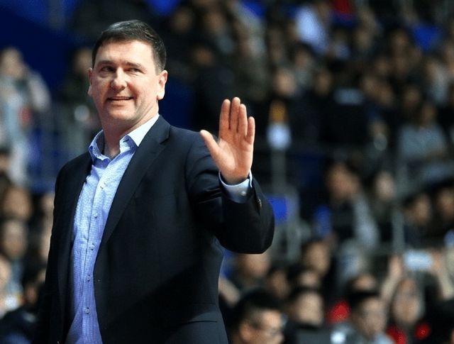 逆转争冠热门！CBA神奇主帅上演大爆冷 他是弱队救世主？