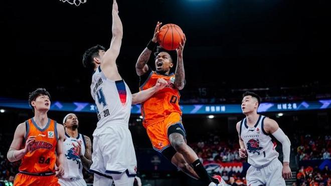 铭记场面| 三军用命！上海久事112-96山东高速，斩获主场十五连胜