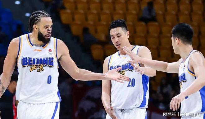 CBA最新排名更新，上海队已经无敌