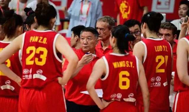 原本是功勋主帅的宫鲁鸣和许利民，为何成了中国篮球的笑话