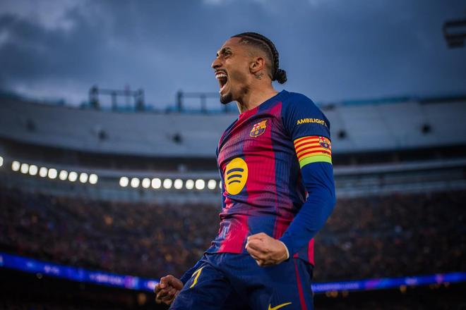 拉菲尼亚自巴萨首秀以来33场欧冠参与33球，为同期队内最多