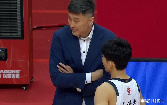 不打了！广东队雪藏国青得分王，杜锋强行扶正杜润旺！