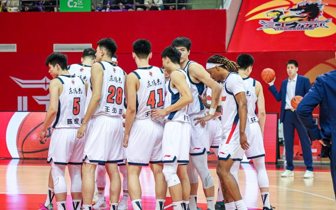 CBA排名：榜首之争进入白热化，深圳山东强势反弹，广东前三不保