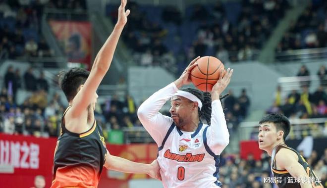 CBA积分榜最新排名！广厦反超上海夺回第1：广东爆冷输倒数第2