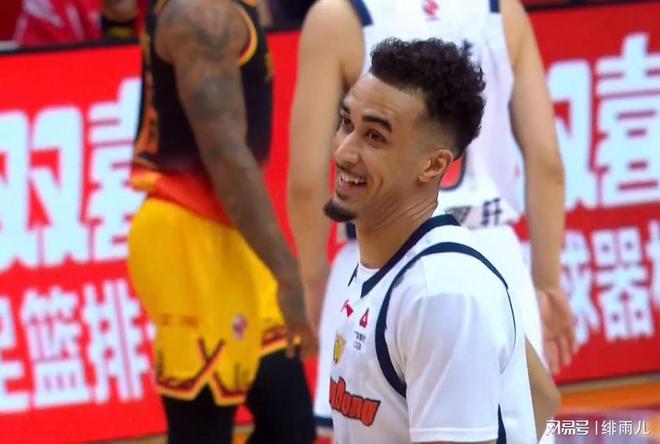 坑惨广东队！杜锋做出重大决定，男篮得分王被弃用！