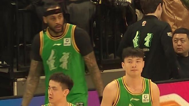 鄢手骐狂轰13+3！莫兰德5+8+3，麦基仅2+1，辽篮领先北京首钢8分