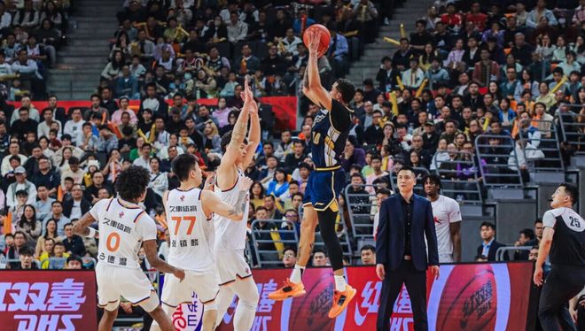 广东三消息！杜峰指导又任命新职位，老板摆明态度，易建联公开露面参加活动