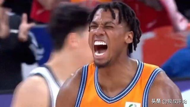 怀特塞德14分26篮板刷新赛季新高 统治攻防打爆广东男篮禁区