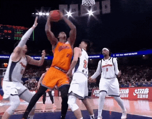 扣疯了！正负值+33！盖帽王彻底统治广东队