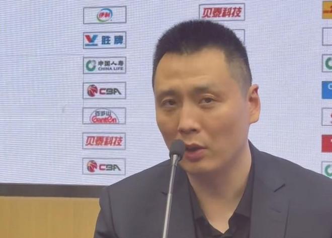 卢伟：每次打广东都会学到东西，他们在季后赛会变得非常强大