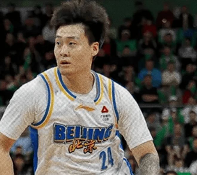 北京三主力展最佳打法！赵睿盘活全队，周琦罚球回暖，麦基当蓝领