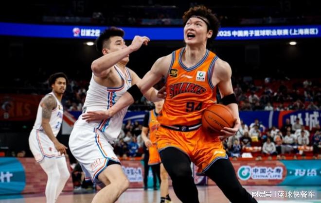 CBA积分榜最新排名出炉：上海居第1锁定季后赛：广东第3辽宁第9