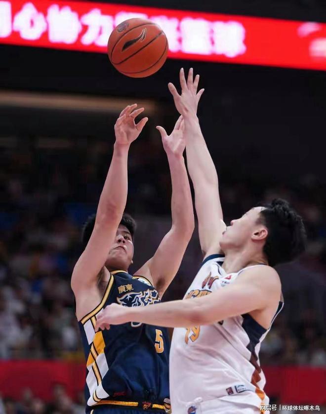 萨姆纳22分 广东93-51大胜四川 景菡一14分6板1助