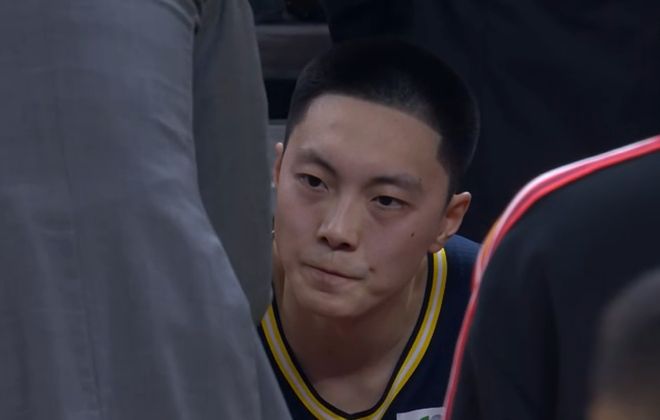 领先20分后输球！揪出1个表现最差之人，坑坏了广东队