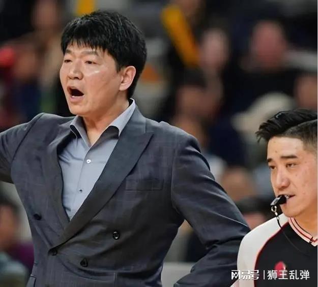 “得分平均主义”坑惨山东高速！邱彪关键用人昏招，输球一点不冤