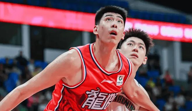 10投狂砍20分9板！这才是CBA顶级大中锋，杜锋将他交易追悔莫及？