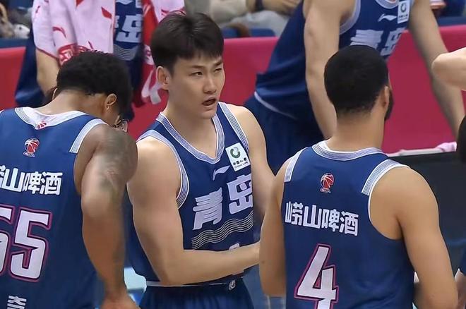 浙江男篮加时险胜青岛，程帅澎24+5吴前关键失误，超级外援39+7