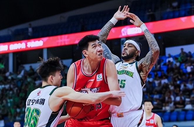 沦为徐昕背景板，上台后首次连败，乌戈神奇不再？