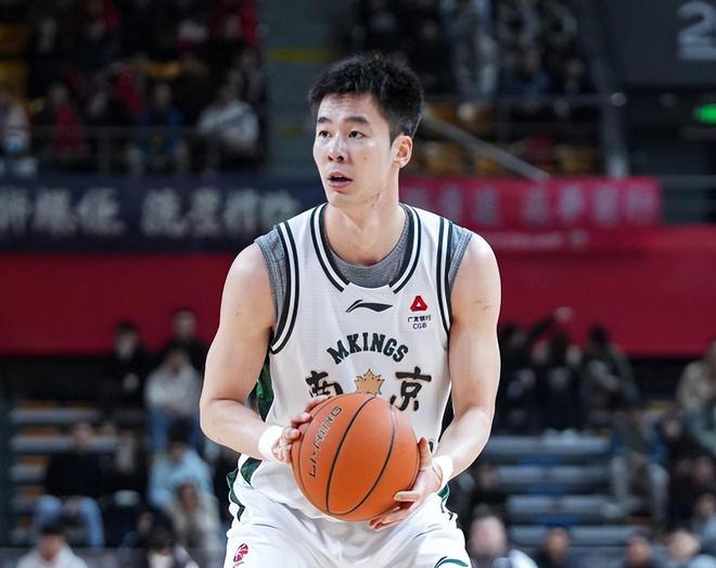 94-87！终结4连败！阿不都16+8+6全能救主，新疆顶住反扑复仇同曦