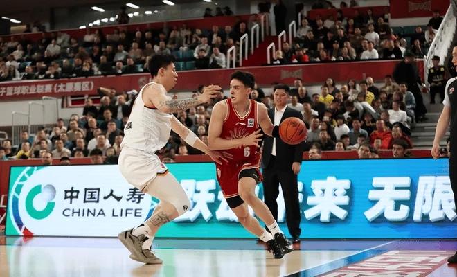 上海100-96险胜山西 球员评价：4人优秀，5人及格，2人低迷