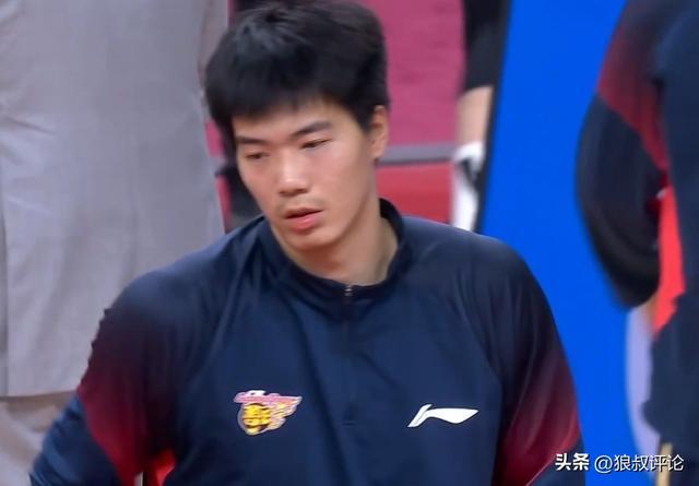 广东vs四川12人名单：崔永熙焦泊乔缺席，萨姆纳再战旧主