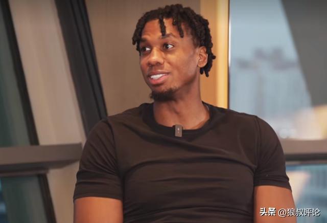 怀特塞德：我喜欢CBA球员不会频繁假摔 很尊重大家真刀真枪地对抗