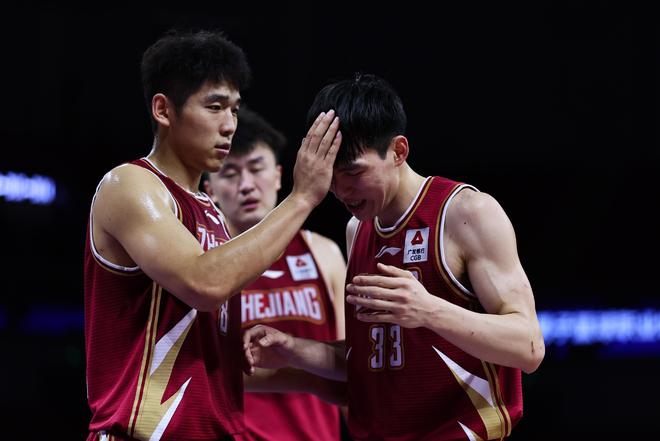 罚球19中18，并带队赢球！媒体人：未来3-4年，他都是国家队常客