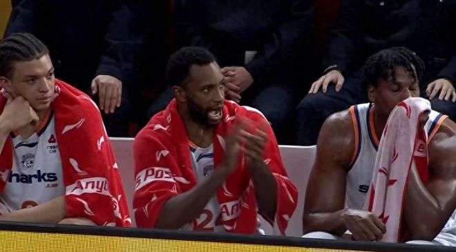 势不可挡！上海男篮豪取13连胜直指总冠军，山西队后悔放走古德温