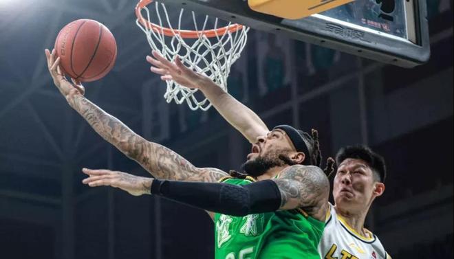 CBA 常规赛！福建对阵辽宁，莫兰德镇守禁区，黎伊扬能否冲击三双