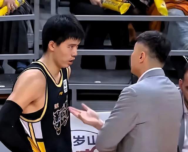 重磅：广东队内讧曝光：不堪忍受辱骂，焦泊乔更衣室与杜锋决裂