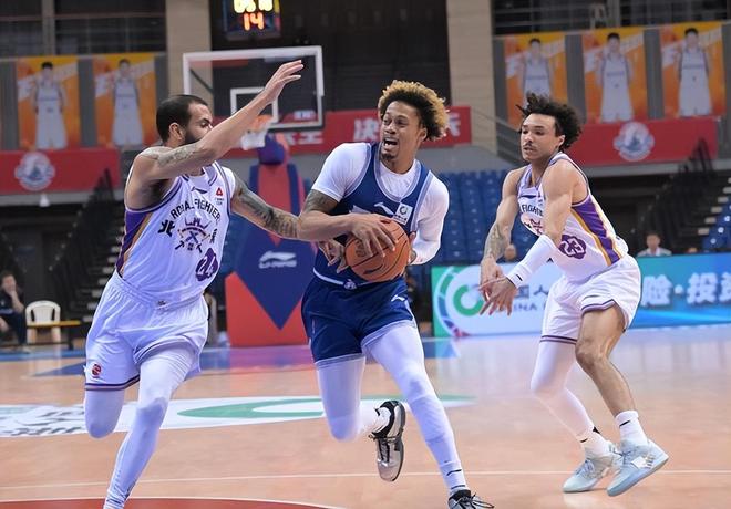 25分大胜！青岛105-80胜北控，约瑟夫·杨30+9封神，米奇两双闪耀