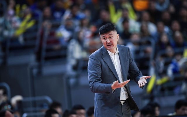 广东宏远9分完胜！杜锋拒绝爆冷，萨林杰14分15篮板，张皓嘉10分