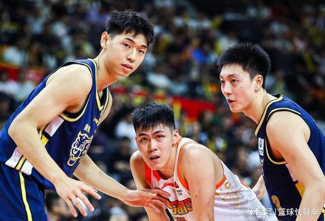 CBA积分榜最新排名出炉！上海14连胜稳居第1：广东第3辽篮第10
