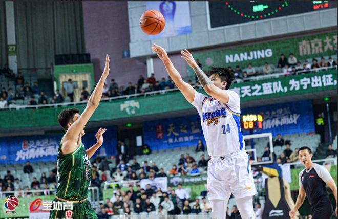 广东弃将合轰45分，杜锋放弃他俩太可惜！球迷：若在广东能进决赛