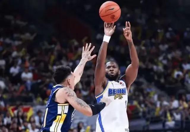 赵睿24分4板6助 北汽男篮90-88险胜同曦 赵柏清17分