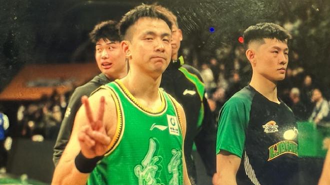 赵继伟2+4攻功不可没!鄢手骐10+1王者归来,莫兰德7+8,辽篮领先2分