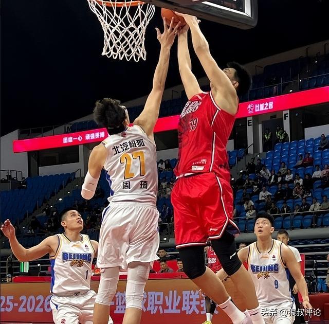 北京vs广州前瞻：周琦PK徐昕引关注 许利民重返主场能否触底反弹