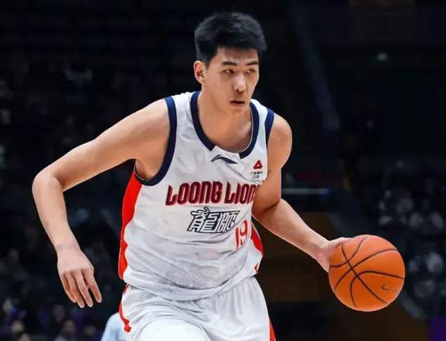 曾培养出NBA全明星！CBA又一顶级伯乐 让废塔变单场6帽神塔