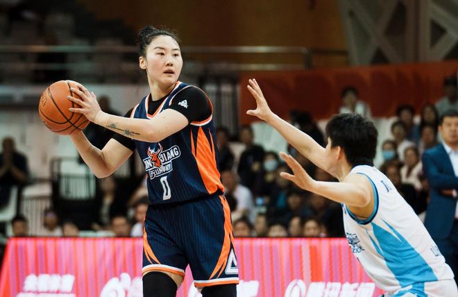 场均轰16+11！中国女篮31岁MVP闪耀季后赛：宫鲁鸣征召助攻王？