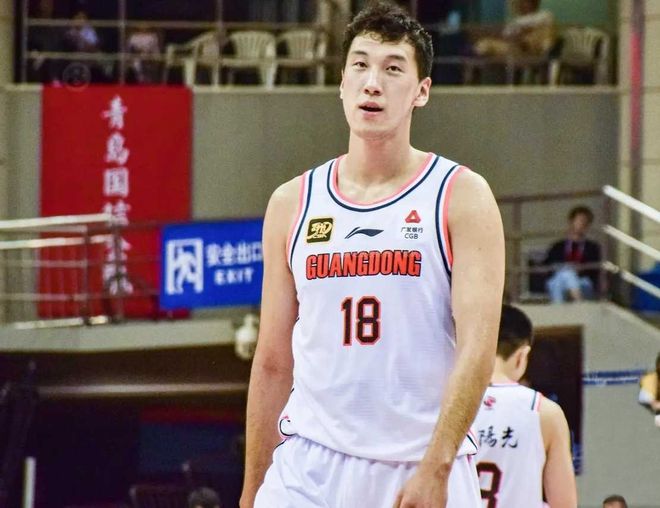 赢20分的局，前国手在场-6！球迷：12分钟1个板，还有零蛋旺仔