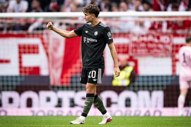 左右开弓，比朔夫一线队生涯首次上演梅开二度