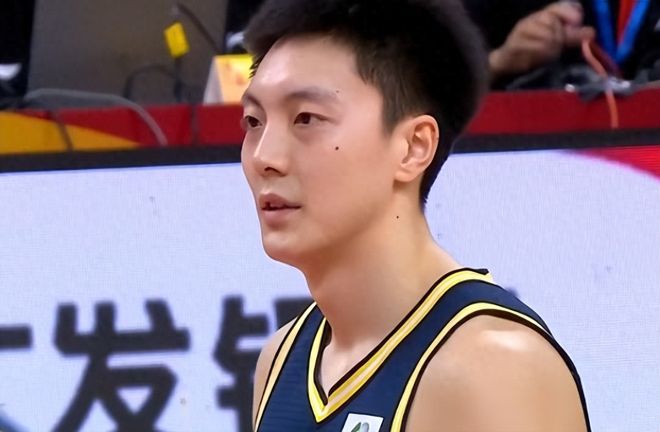CBA顶薪，球队赢20分正负值却是负数，杜锋忍痛放弃，国家队无望