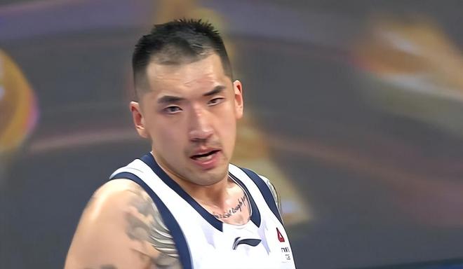 30分惨败创队史耻辱！山东男篮内外线崩盘，季后赛一轮游已成定局