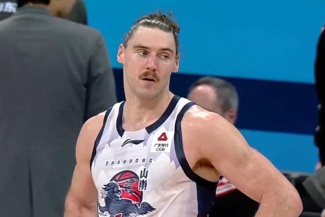 山东男篮30分惨败宁波，66分刷新赛季单场最低分，斯蒂尔独木难支