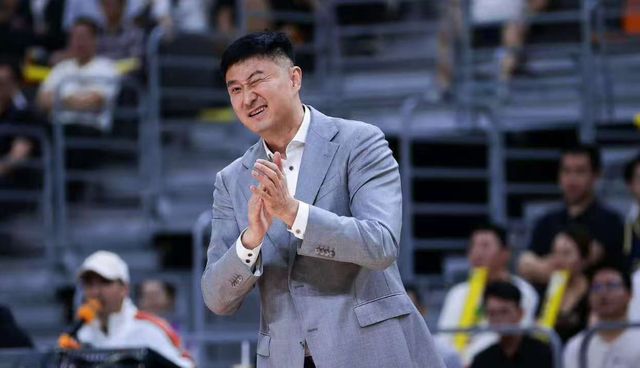 广东宏远VS山东男篮！杜锋冲击4连胜，萨林杰缺席，央视直播