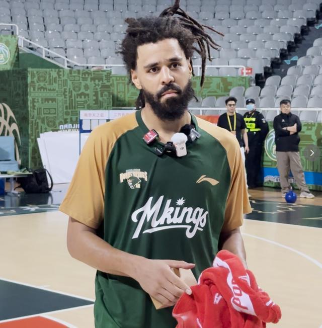 江苏德比“燃爆”南京，世界级明星前来“助阵”