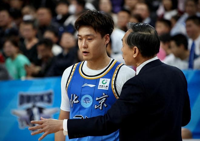 季后赛即将来临！CBA七位王牌球员受伤，将影响总冠军归属