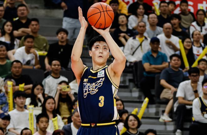 唏嘘！昔日潜力锋线，如今连潜力赛都没资格打了，粤迷：赶紧走吧