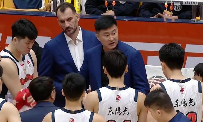 广东男篮86-99不敌山东，内线被打爆，一人表现优秀三大将不合格