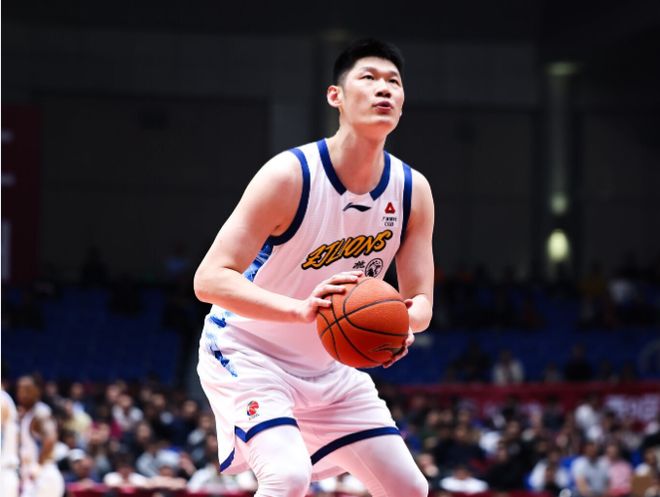 胡金秋27+9爆发！卫冕冠军广厦灭广州止连败 袁照耀20+5三分